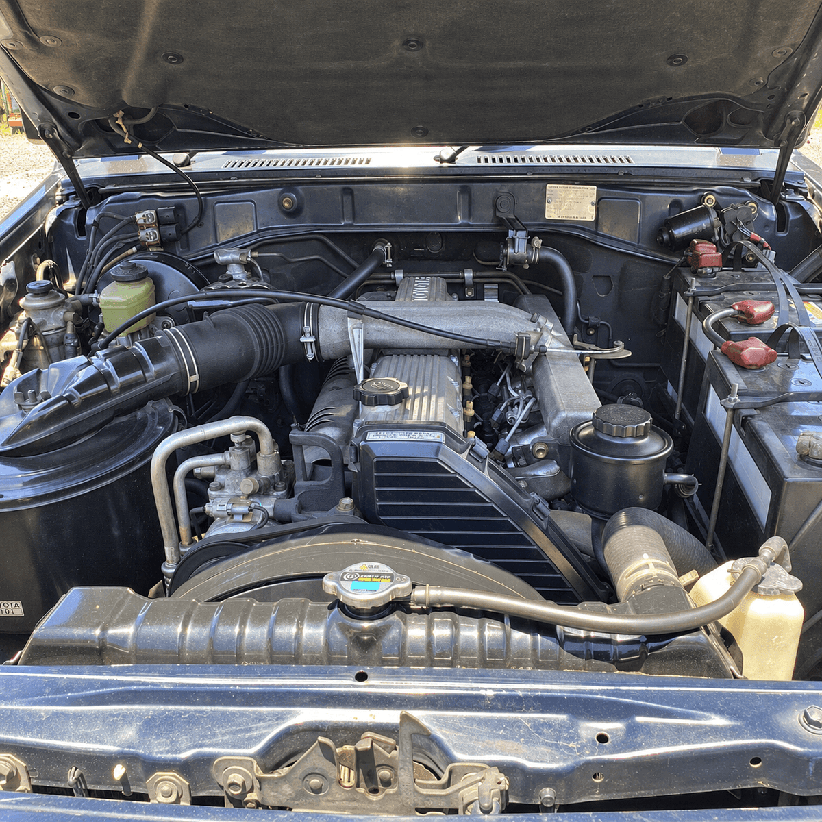 1HZ engine bay