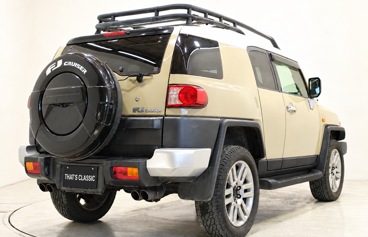 2013 Toyota FJ Cruiser rear three-quarter