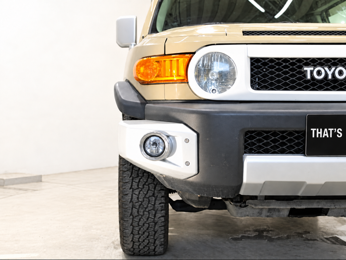 2013 Toyota FJ Cruiser front detail