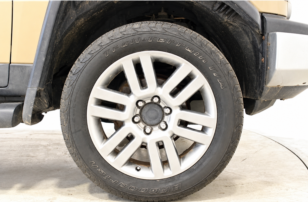 2013 Toyota FJ Cruiser wheel