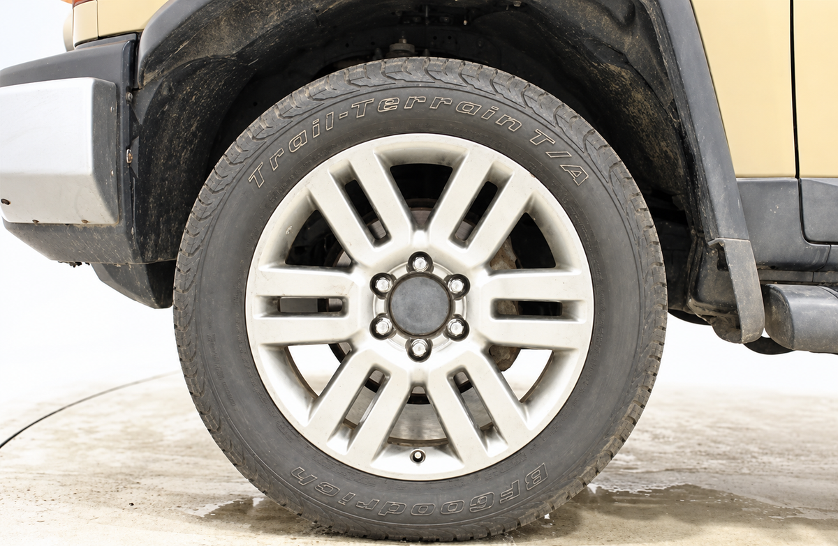 2013 Toyota FJ Cruiser wheel