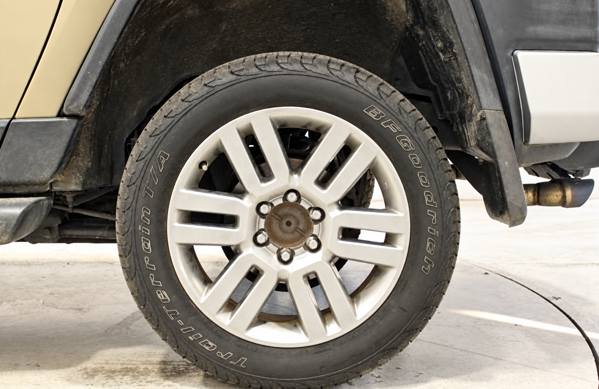 2013 Toyota FJ Cruiser wheel