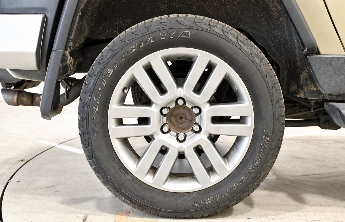 2013 Toyota FJ Cruiser wheel