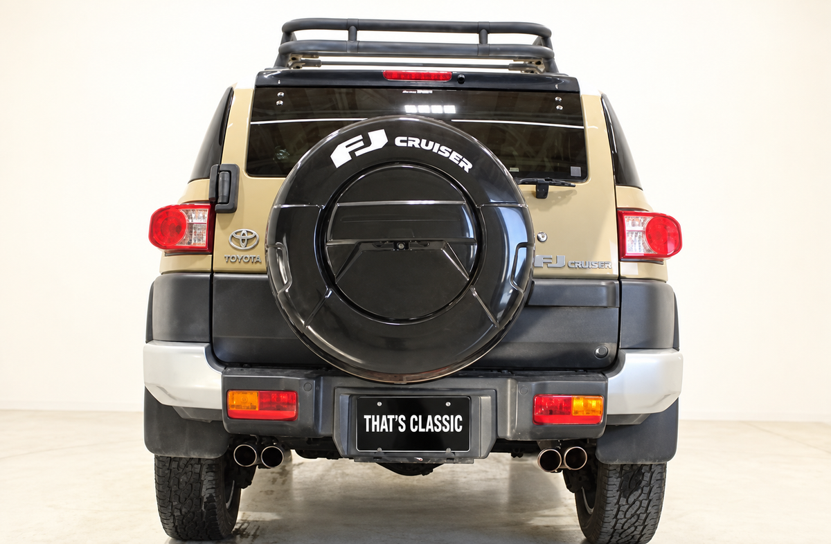 2013 Toyota FJ Cruiser rear view