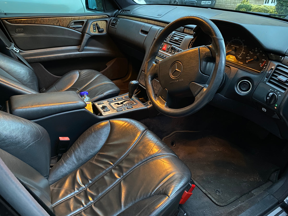 Mercedes E55 AMG – photo 7