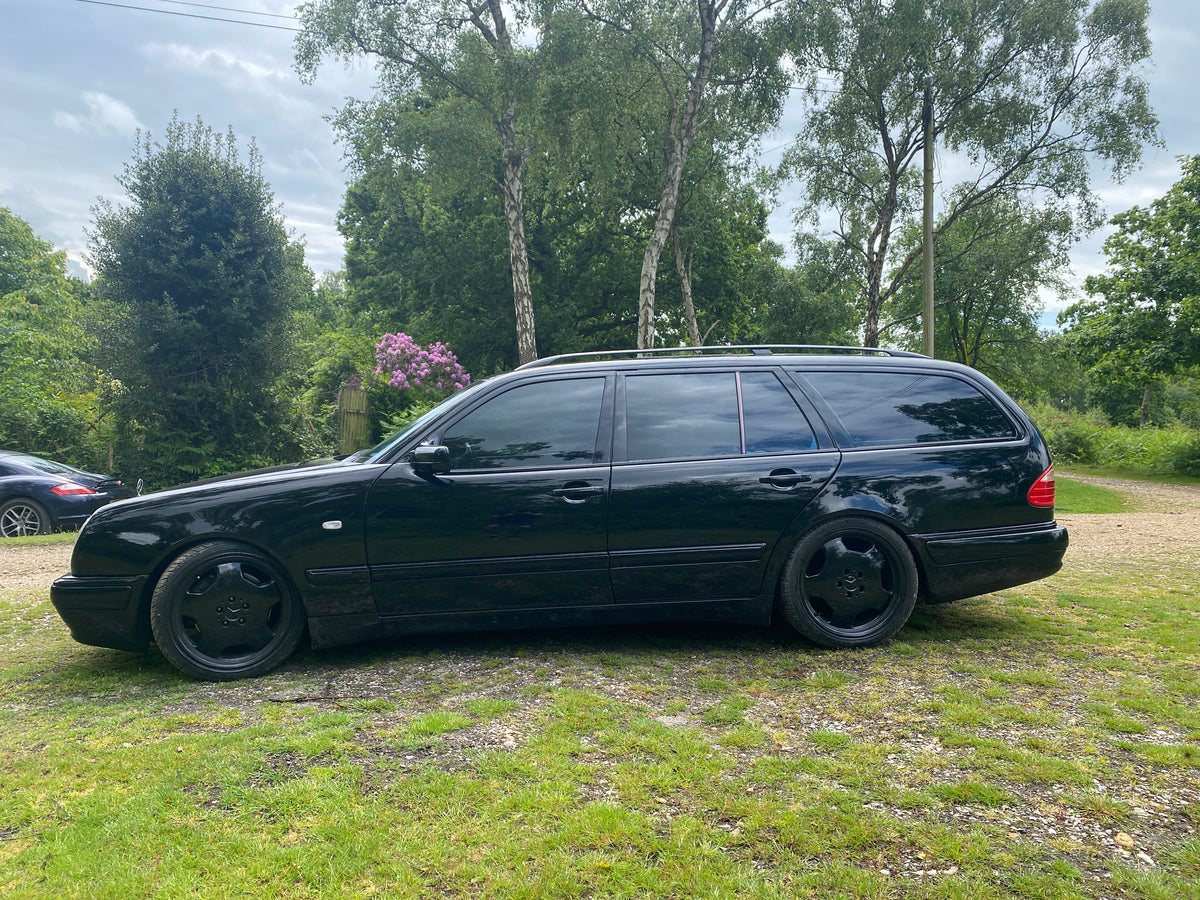 Mercedes E55 AMG – photo 3