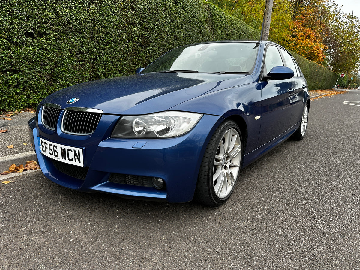 BMW 330i – photo 1