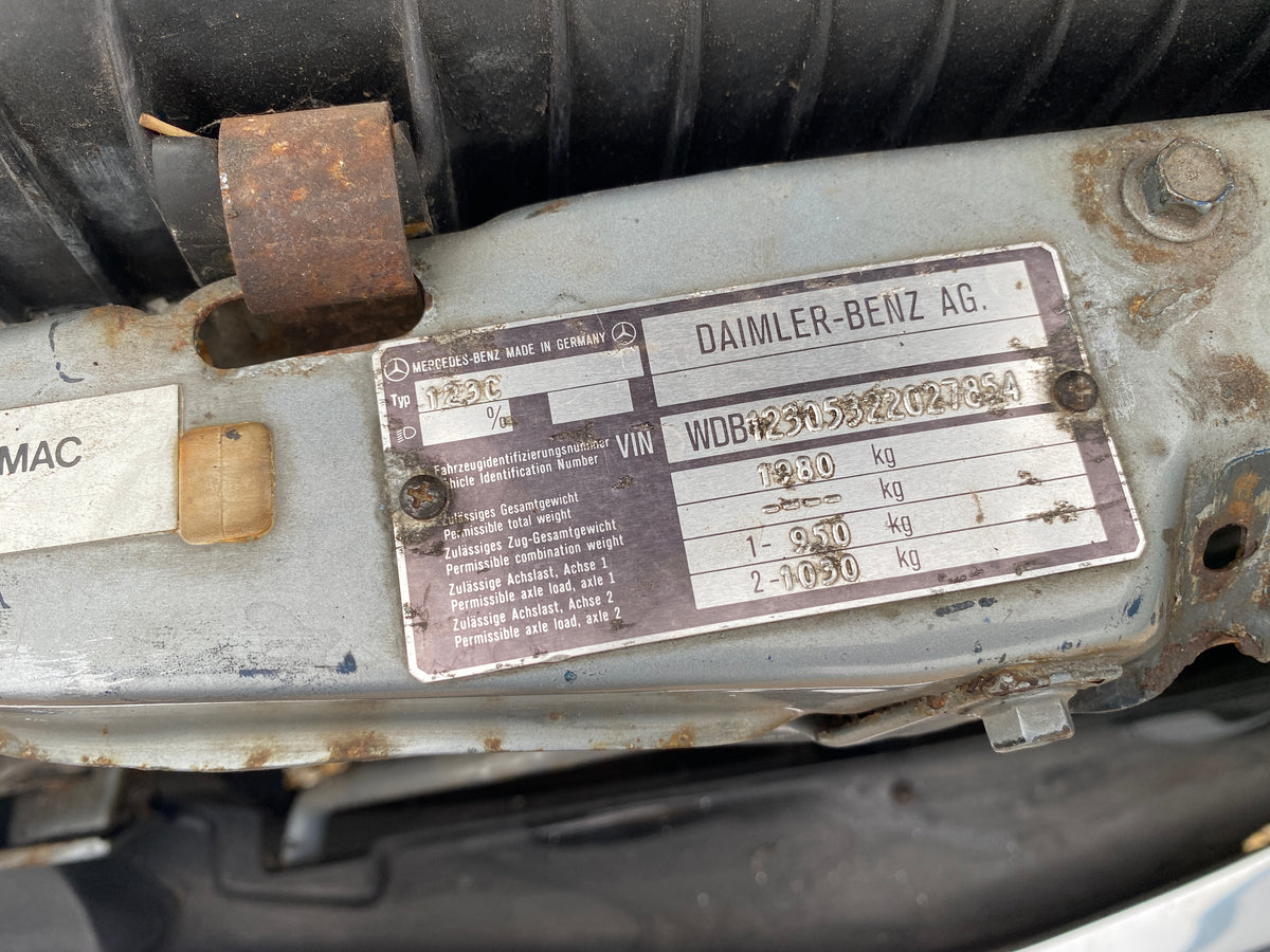 Mercedes 280 CE – photo 31