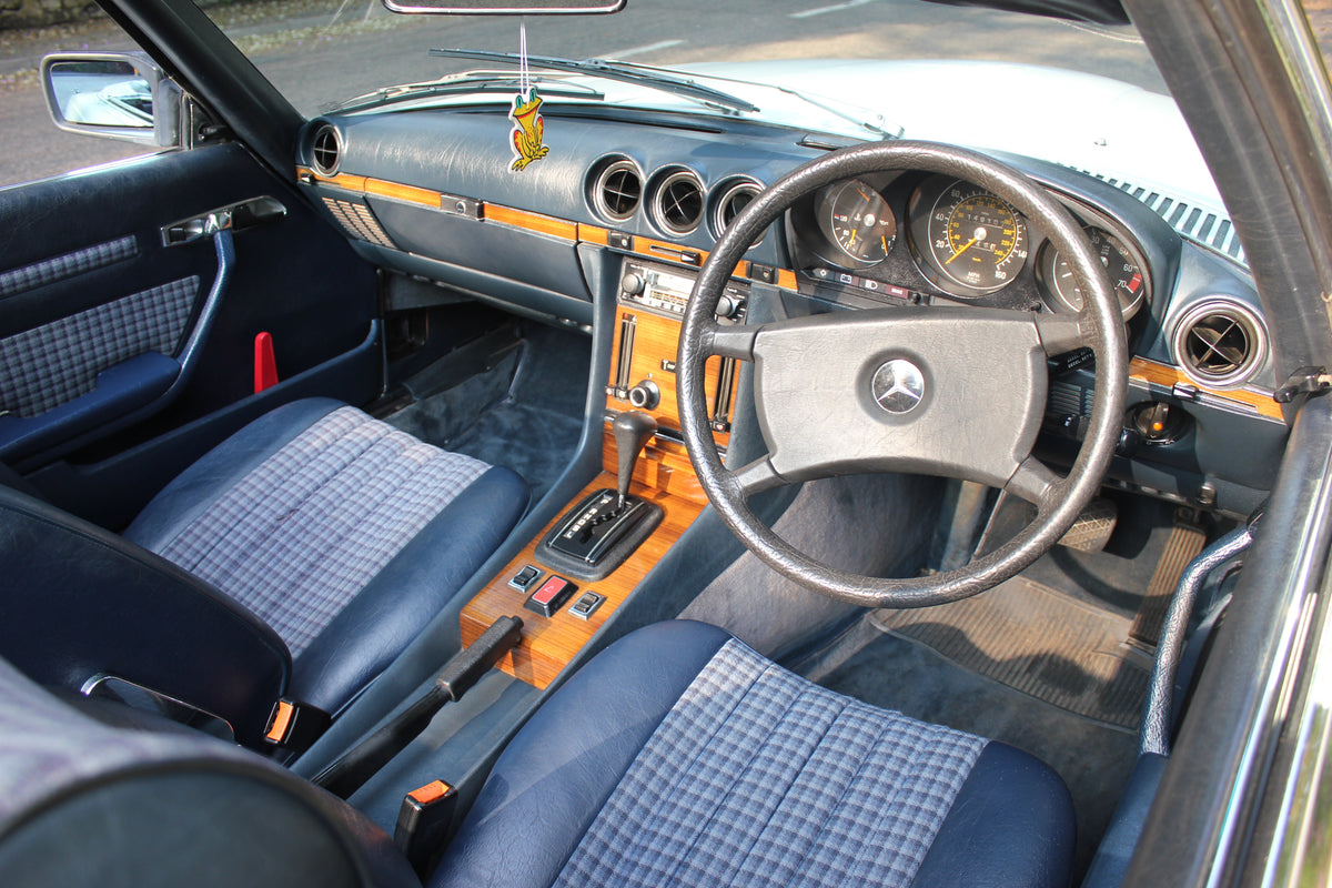 Mercedes 350 SL – R107 – photo 9