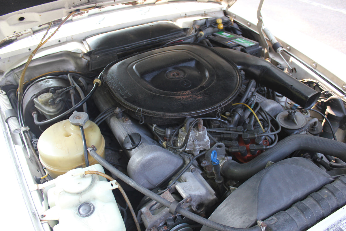 Mercedes 350 SL – R107 – photo 14