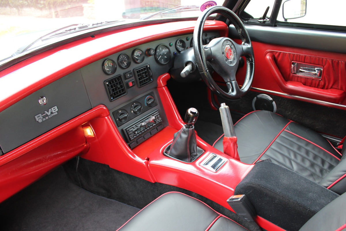MG RV8 – photo 6
