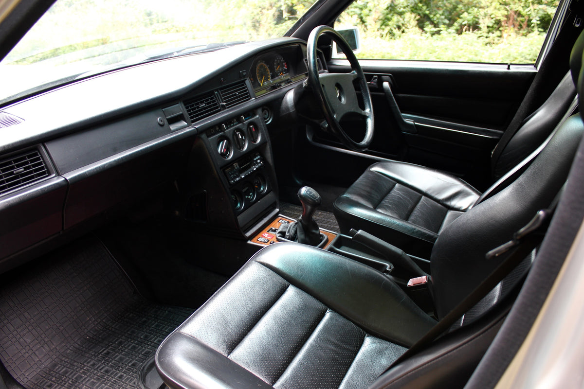 Mercedes Cosworth 190E – photo 11