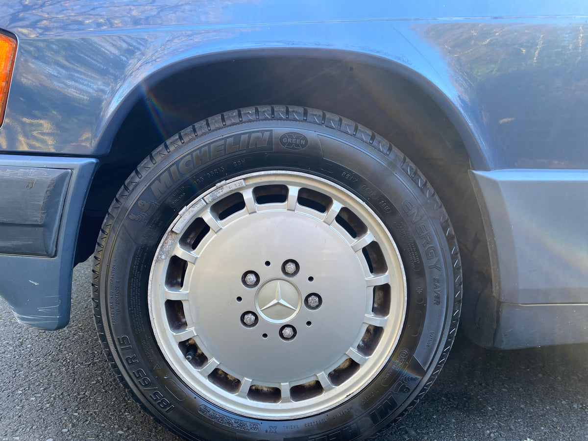 Mercedes 190E – photo 19