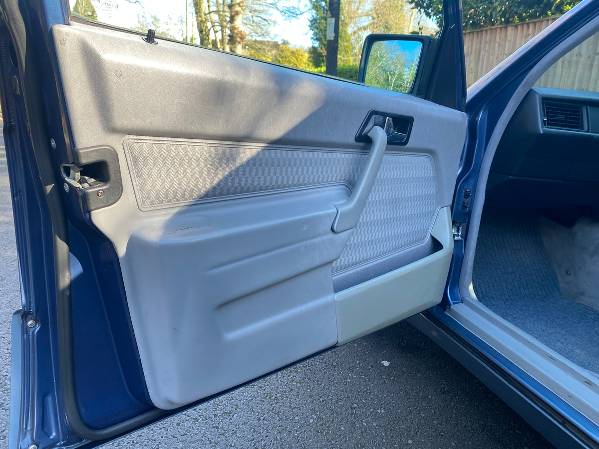 Mercedes 190E – photo 15