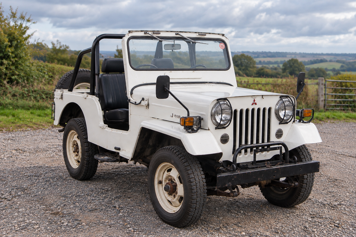 1976 Mitsubishi Jeep J54 front view, open top