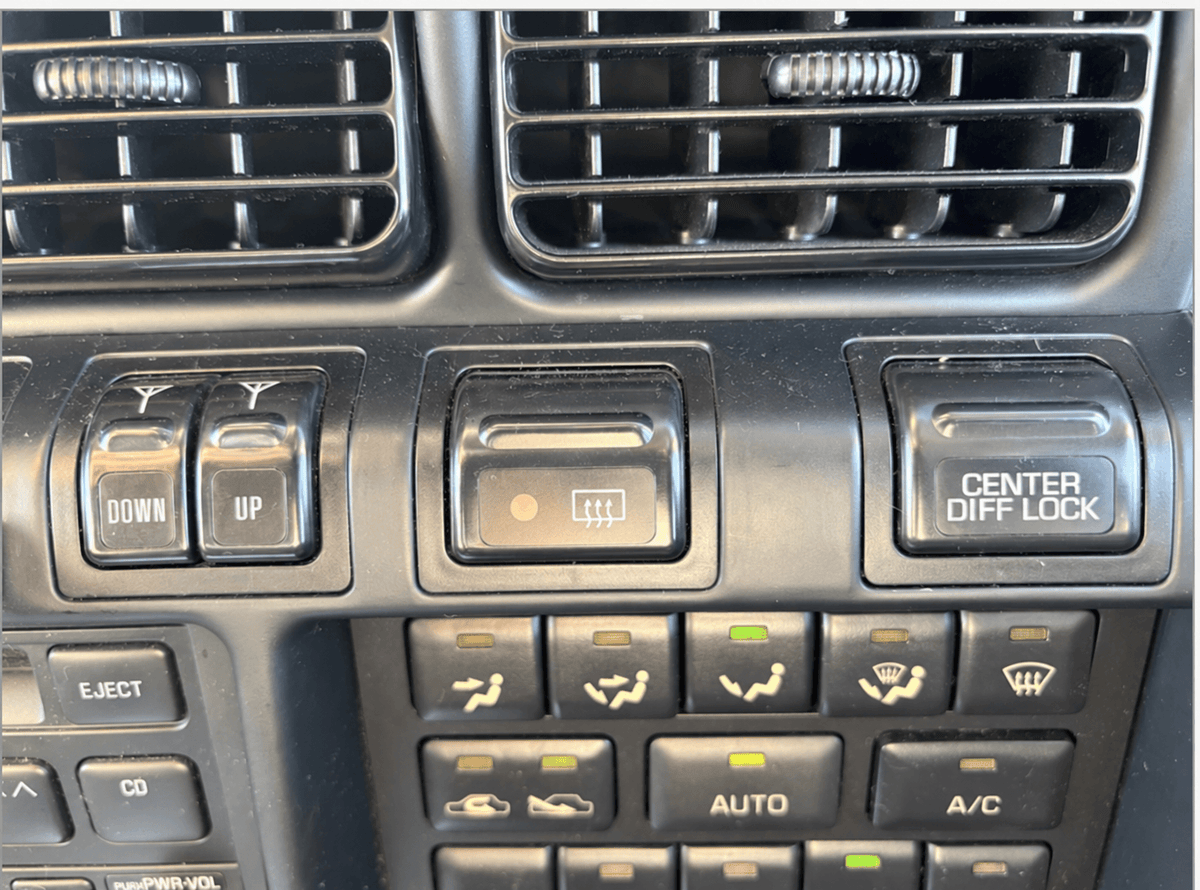 Toyota Land Cruiser 80 control panel