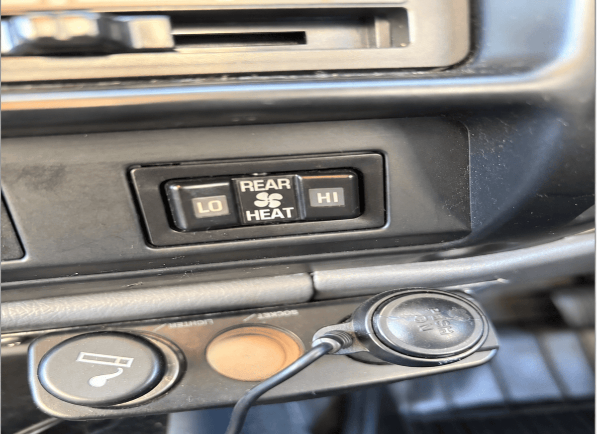 Toyota Land Cruiser 80 VX Limited exterior